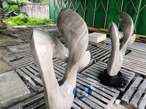 玻璃钢雕塑如何让环境有活力,内部结构是什么样-福建|厦门玻璃钢雕塑_福州钧泽景观工程有限公司