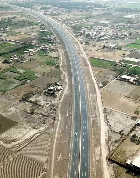 震撼航拍：中企承建的巴基斯坦最长高速公路，提前80天通车|巴基斯坦|文莱|摩拉_新浪新闻