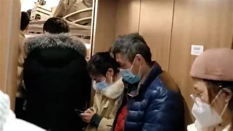 高铁因超员报警无法行驶，这趟开往上海的高铁“火”了_围观_澎湃新闻-The Paper