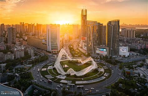 武汉光谷广场主体结构正式完工 将建成亚洲最大地下综合体-派沃设计