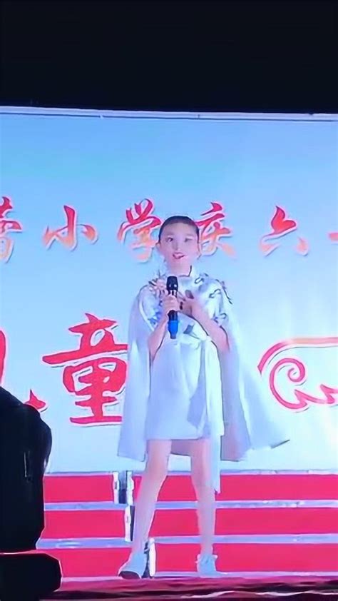 当个明星就是好，童模宋小睿在学校表演节目！_腾讯视频