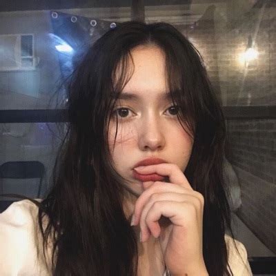 清新甜美的欧美女生头像