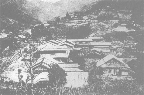 1930年10月27日，饱受凌辱的雾社泰雅族同胞1236人，在莫那鲁道的领导下愤然起义，袭击雾社周边部落的日本警察驻在所、邮局和制樟脑公司。这 ...