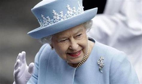 英女王登基65周年：为什么英国人这么支持王室？