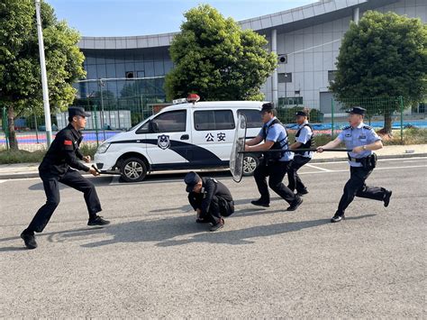 “警察！把刀放下……”海州警方开展警情处置实战训练_中国江苏网