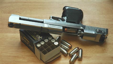 威力最大的手枪排名：PfeiferZeliska转轮手枪，子弹比手榴弹还大 - 弹指间排行榜