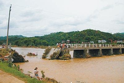 甘肃敦煌瓜州出现罕见暴雨 冲毁桥梁房屋-图片频道