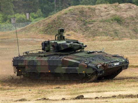 豹2也能飞！德军训练中心装甲部队献上精彩表演_凤凰网