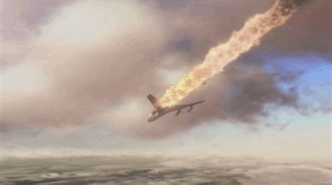 回顾深圳3456航班空难：大雨中强行迫降，飞机撞地解体并燃起大火 纪录片
