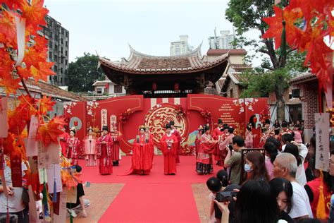 壮族传统婚礼难得一见 国庆旅游开了眼界_财经_凤凰网