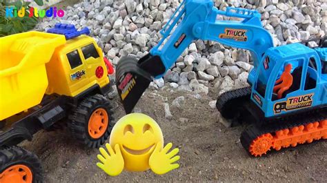 快乐早教:汽车挖掘机和工程车玩具