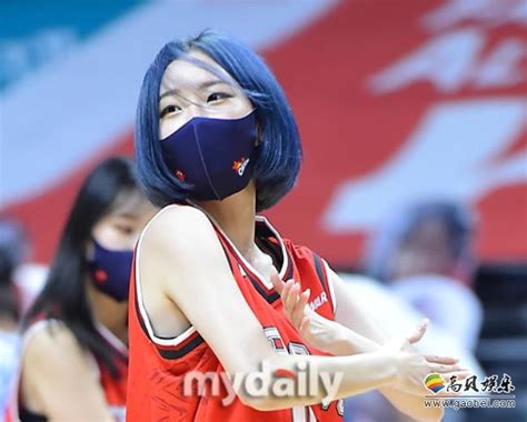 韩国京畿道职业篮球联赛，青春靓丽啦啦队女郎们热舞助阵，引爆现场氛围-新闻资讯-高贝娱乐