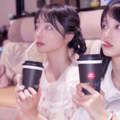 双人合照温柔女生头像