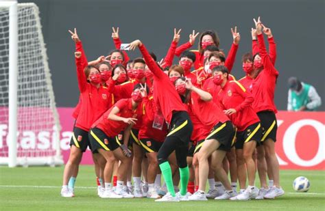 从中国女足世界杯艰难出线，看全球女足职业化的起与伏|世界杯|男足_新浪新闻