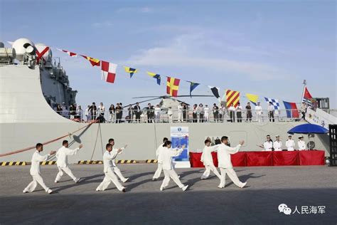 南宁舰抵巴基斯坦参加演习 官兵向欢迎队伍挥手致意 - 新华网客户端