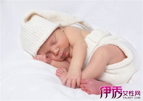 【刚出生的婴儿穿什么衣服好】【图】刚出生的婴儿穿什么衣服好呢 妈妈们要注意哪些事项呢(3)_伊秀亲子|yxlady.com