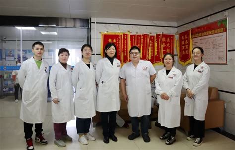 带病坚守在门诊一线的医护人员，用实际行动诠释医者精神 - 徐州市第一人民医院