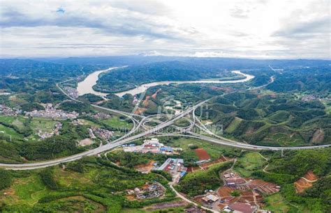 广西梧州：高速互通美景如画-人民图片网