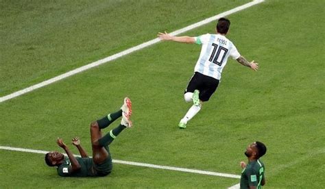 清晰组图分解梅西进球过程，今夜阿根廷跳蚤重启巨星模式|尼日利亚|梅西|阿根廷_新浪新闻