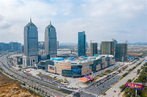 桂林吾悦广场大商业亮化工程-深圳市方向照明公司