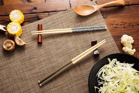 哪种材质的筷子适合家用？为了健康，聪明人都选这种，便宜又健康-中国健康