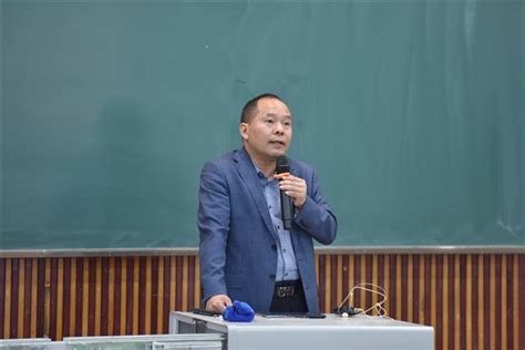 南浔区2022学年第二学期小学教导主任例会在菱湖实验小学召开