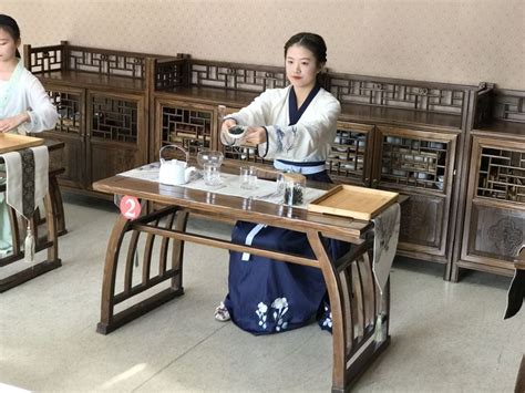 旅游学院举办茶艺师培训班-南宁师范大学旅游与文化学院