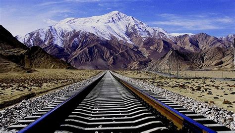 川藏铁路全面启动 凤凰网亲历建设现场