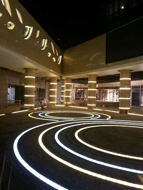 LED七彩地砖灯、广场地面形成一条发光带_LED地砖灯_维库电子市场网