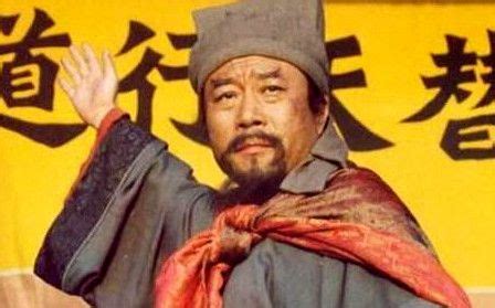94版《三国演义》，因为“曹操”，演员鲍国安被宣布表演生涯完结|曹操|鲍国安|三国演义_新浪新闻