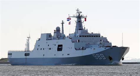 法国航母领衔 北约多国军舰地中海编队耀武扬威