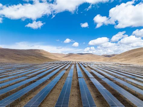 牧光互补 甘孜州首个100%股权自主开发新能源光伏电站建成投产_四川在线