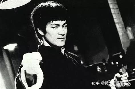 李小龙电影中的五个龙套，四人成了武打巨星，而他已去世22年