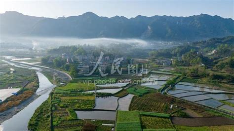 湖南龙山：水墨山村-人民图片网