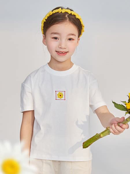JOJO童装中国国际时装周发布《水墨徽州》主题秀