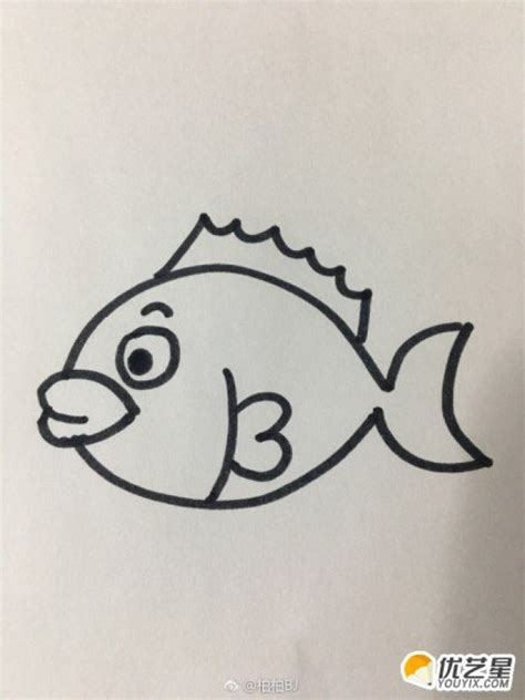 可爱小鱼简笔画画法图片步骤（扶老人过马路儿童画） - 有点网 - 好手艺