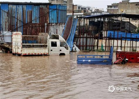贵州惠水降暴雨致积水严重 民众出行受阻-天气图集-中国天气网