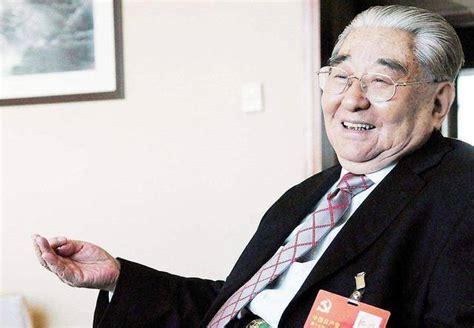 韩培信：江苏原省委书记，被誉为人民公仆，儿子是副厅，活到96岁_生活_工作_的发展