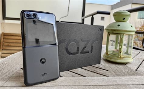 摩托罗拉折叠屏手机moto Razr推送系统更新：外屏支持QQ_Moto Razr 40 Ultra_业界资讯-中关村在线