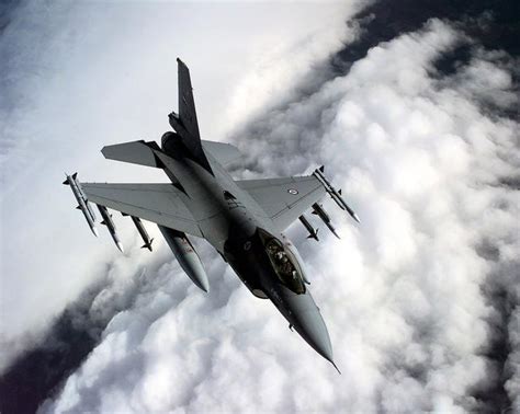 F-16战隼战斗机