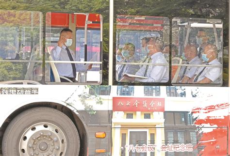 武汉公交集团红色“融”耀人民公交--湖北文明网