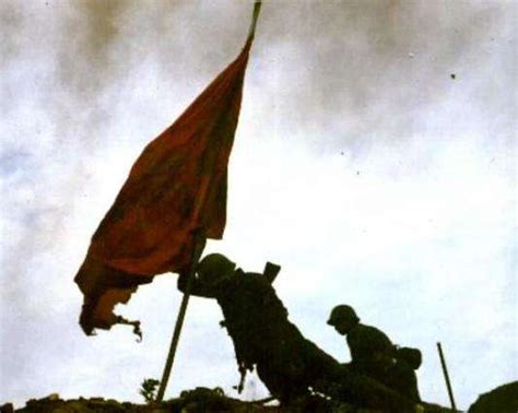 中越战争回顾：对越自卫反击战解放军战士出征照片