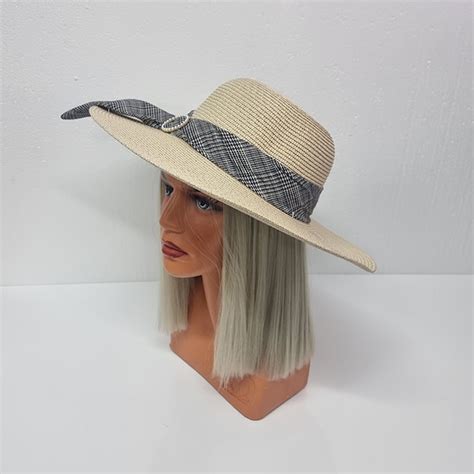 Плажна шапка Celia с лента в два цвята, кремава - eMAG.bg