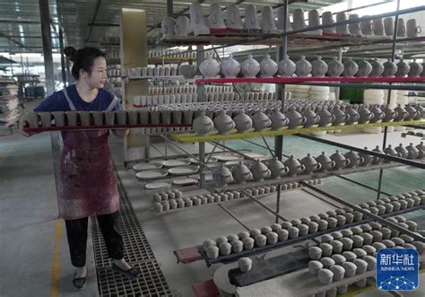 河北开平：陶瓷产业技改创新 强区域经济“筋骨”