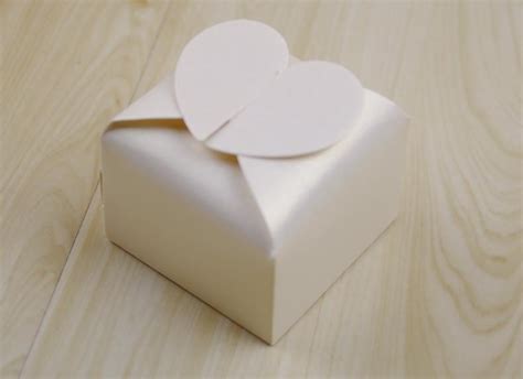 欧式新款珠光纸盒心形婚庆爱心回礼喜糖盒 个性创意糖果盒批发-阿里巴巴
