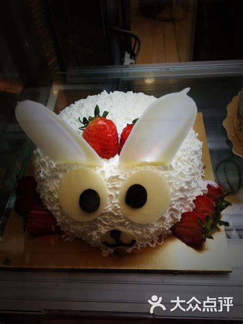 可爱小兔子蛋糕,小吃美食,食品餐饮,摄影,汇图网www.huitu.com