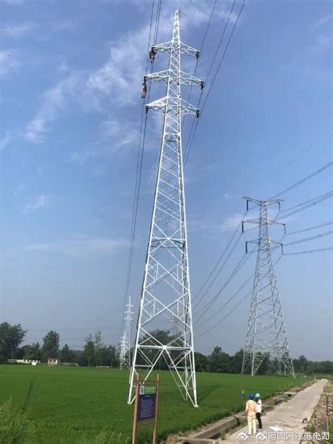 姜堰区供电公司在源怡生物质发电厂35千伏新建线路登杆架线 - 铜马电力