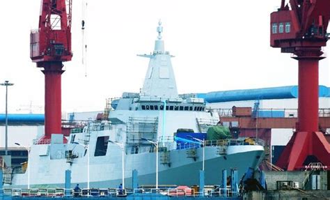 我国第二艘055型万吨级驱逐舰拉萨舰服役_凤凰网视频_凤凰网