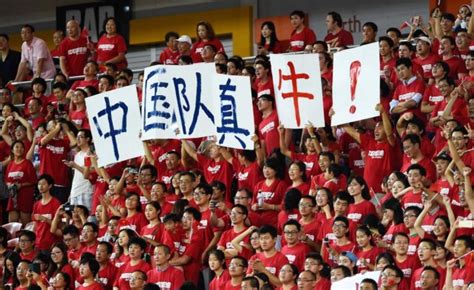 你认为中国足球怎么样才能走向世界？__财经头条