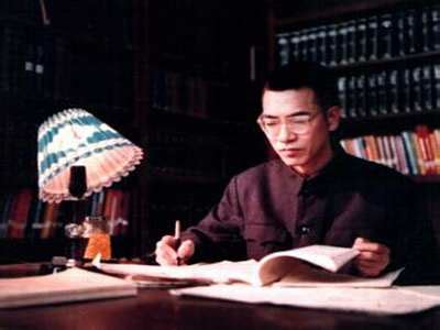 89年前的今天，陈景润出生，他的父母是干啥的，家世如何？